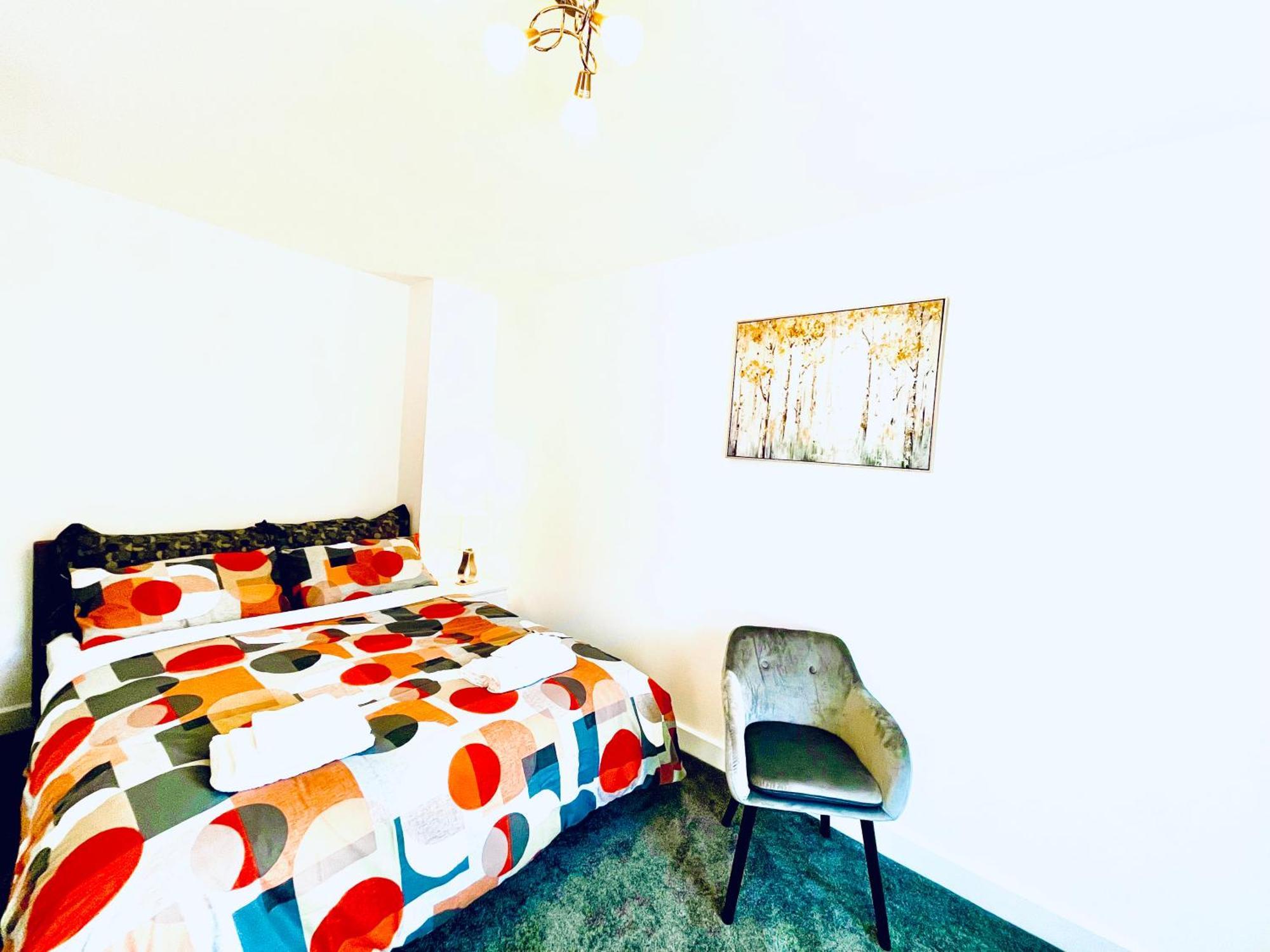 Modern Townhouse, Sleeps 4 With Parking Lägenhet Wakefield Exteriör bild